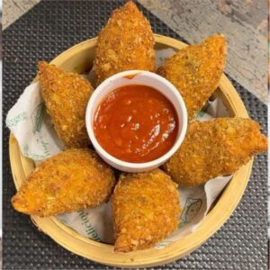 Kurkure Paneer Momos (8 Pcs)