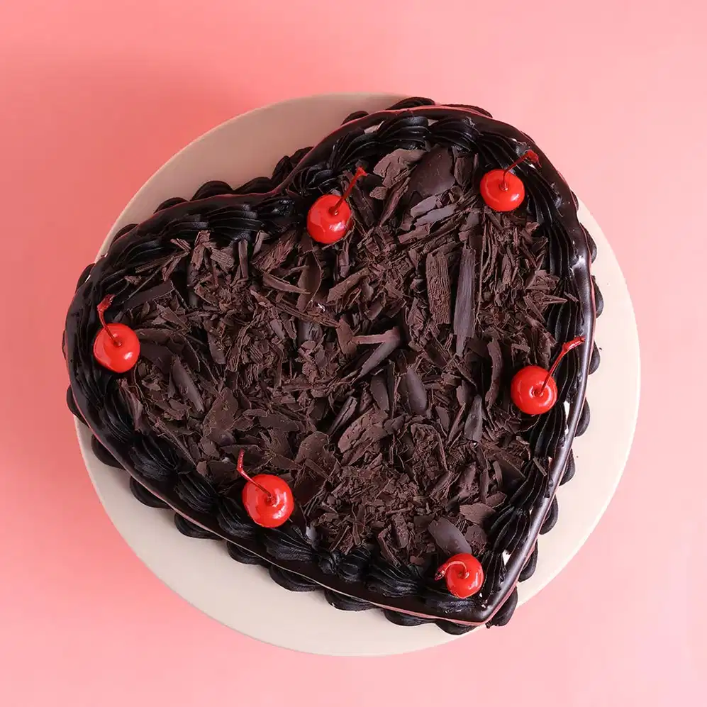 squ-heart-shaped-black-forest-vanilla-cake0039hbfv-BBBB2