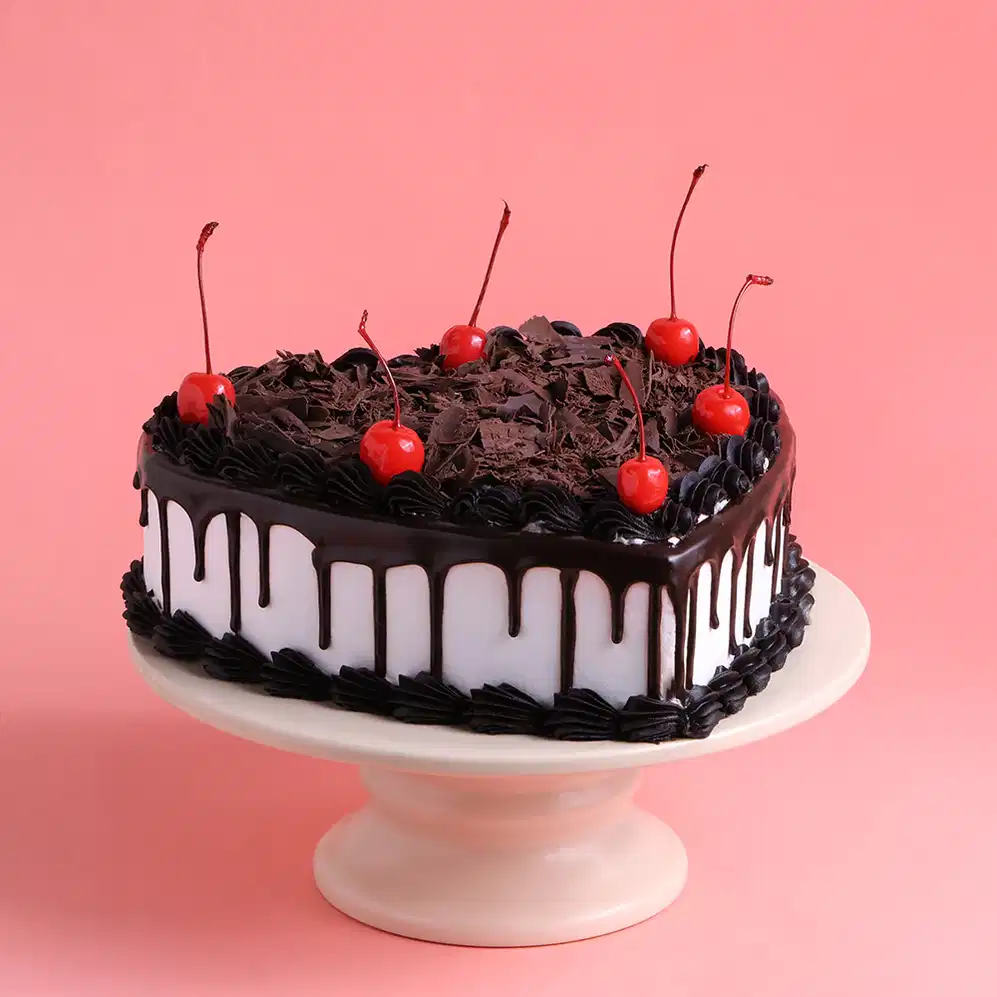 squ-heart-shaped-black-forest-vanilla-cake0039hbfv-CCCC3